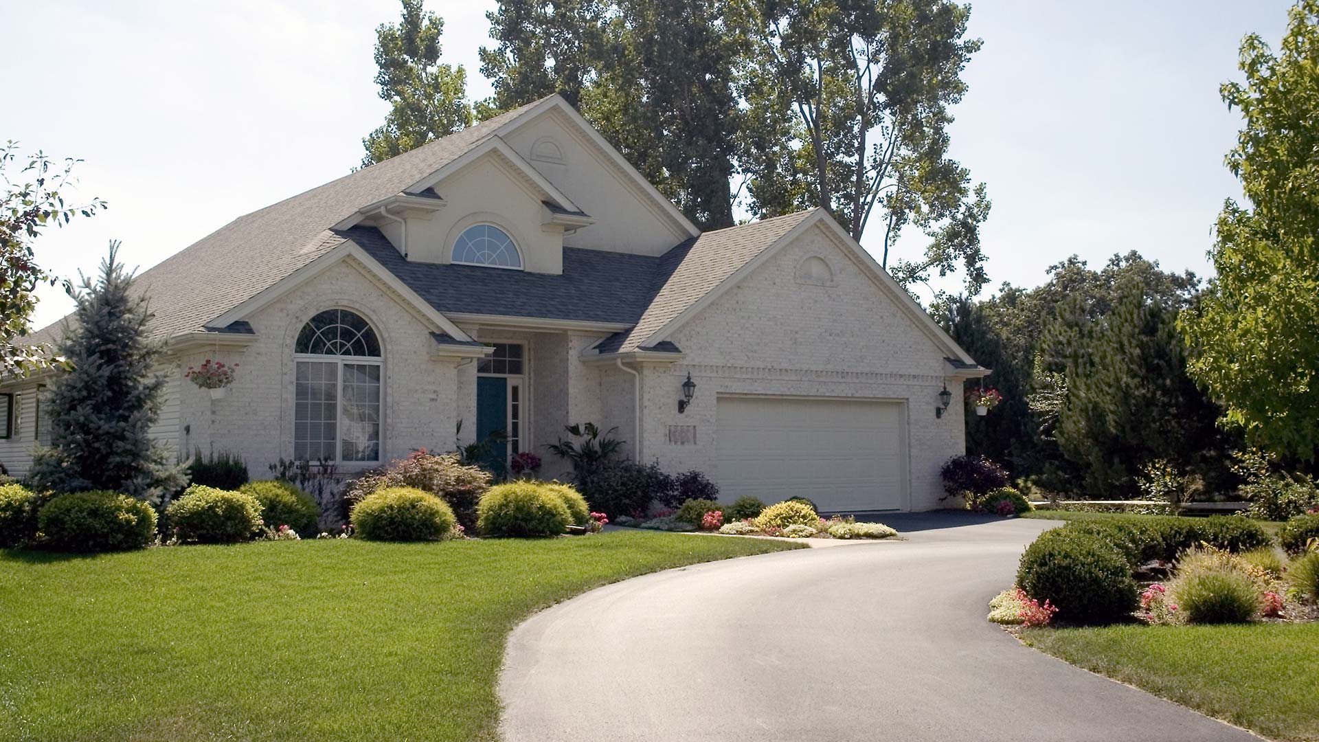 A home with regular lawn care in Marion, OH.